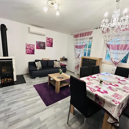 Holiday home Hide *